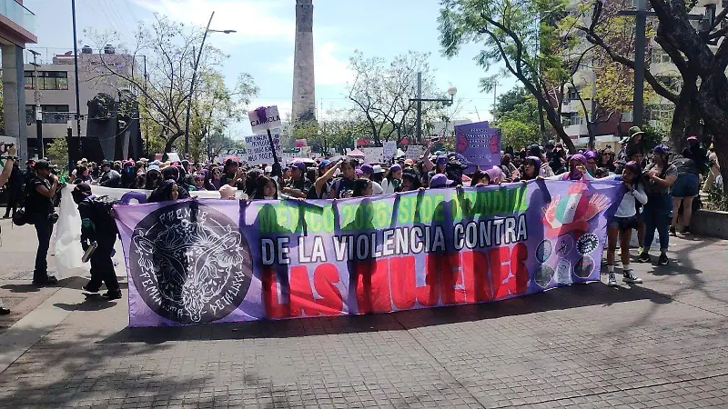 Manifestantes 8M Guadalajara